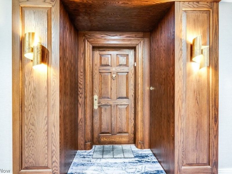 5200 Three Village Drive, Unit 3-DF, Lyndhurst, OH 44124 Photo 2