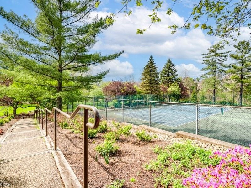 5200 Three Village Drive, Unit 3-DF, Lyndhurst, OH 44124 Photo 33