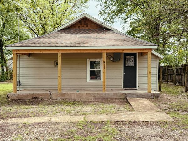 802 S Main Avenue , Bolivar, MO 65613