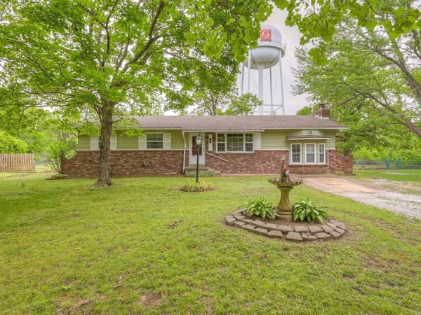 138 Red Oak Drive , Carl Junction, MO 64834