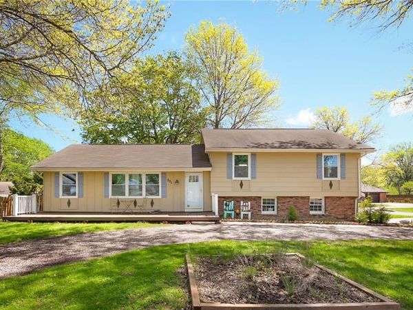 201 20th Avenue, Greenwood, MO 64034