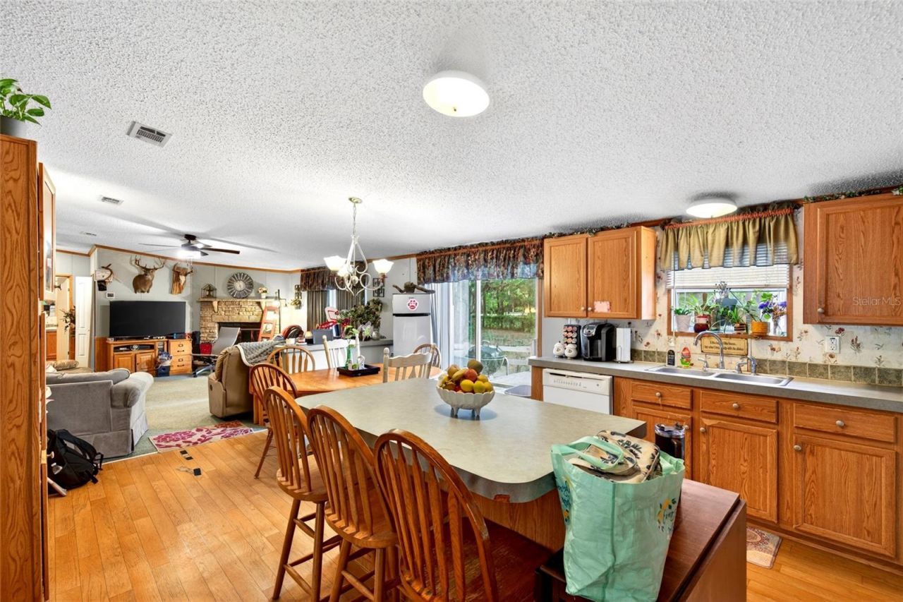 9190 NE 144th Terrace , Silver Springs, FL 34488 Photo