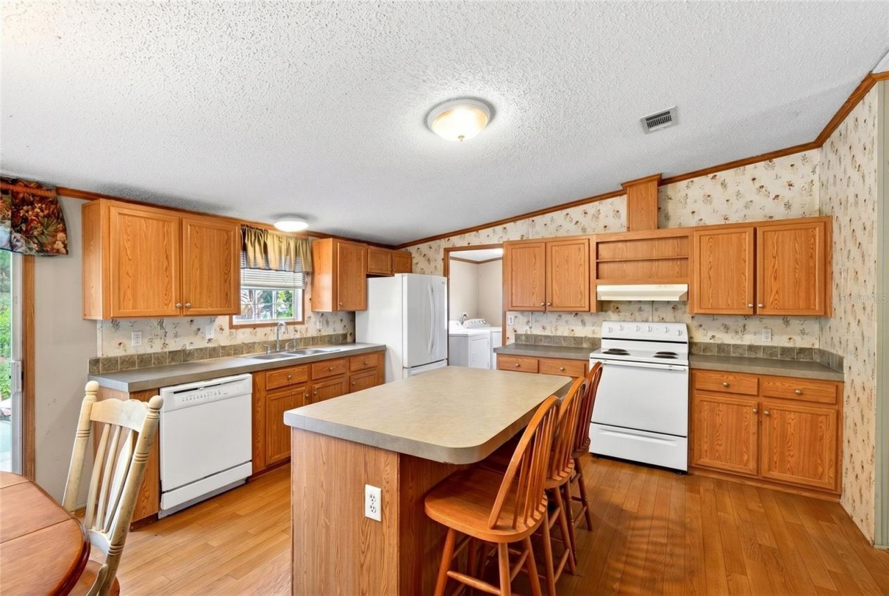 9190 NE 144th Terrace , Silver Springs, FL 34488 Photo