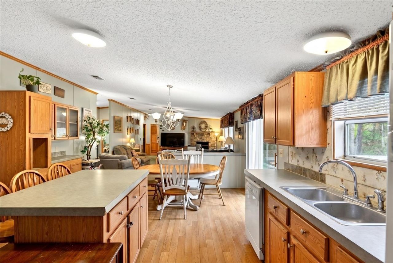 9190 NE 144th Terrace , Silver Springs, FL 34488 Photo