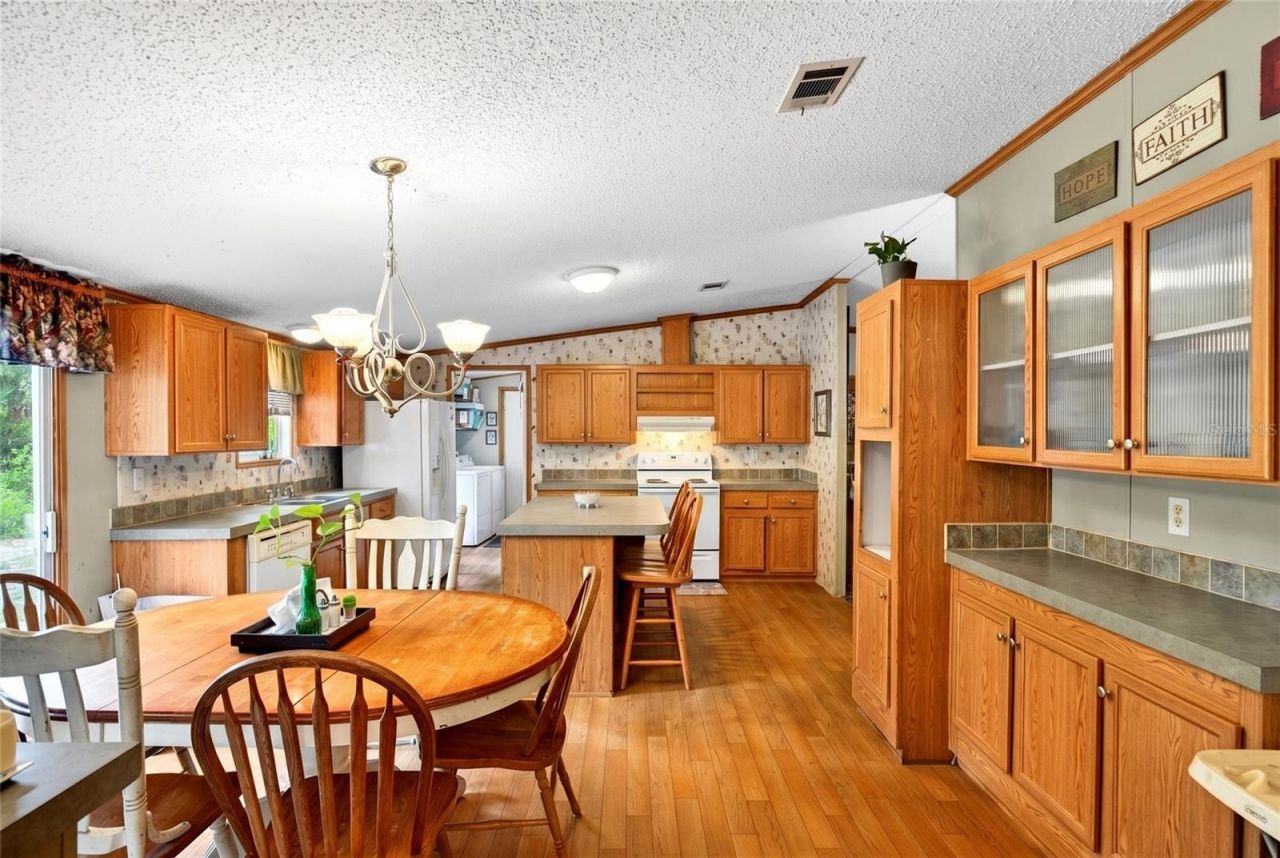 9190 NE 144th Terrace , Silver Springs, FL 34488 Photo