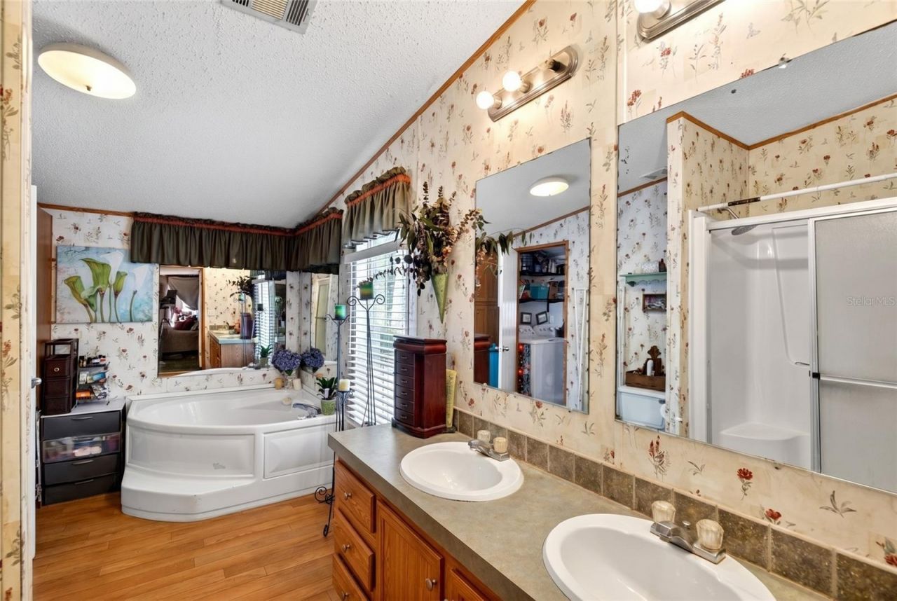9190 NE 144th Terrace , Silver Springs, FL 34488 Photo