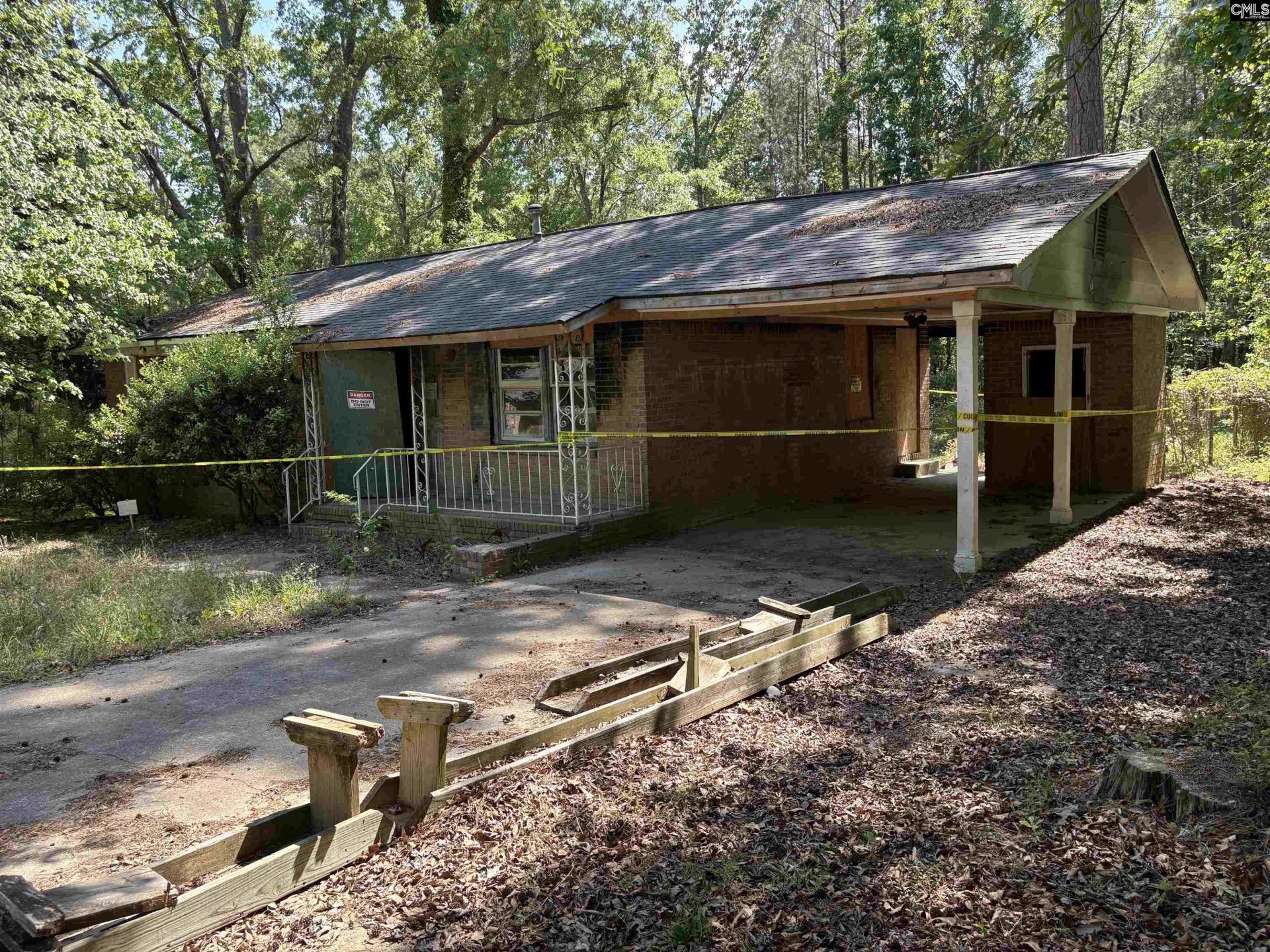 104 Green Tree Drive  Photo 4