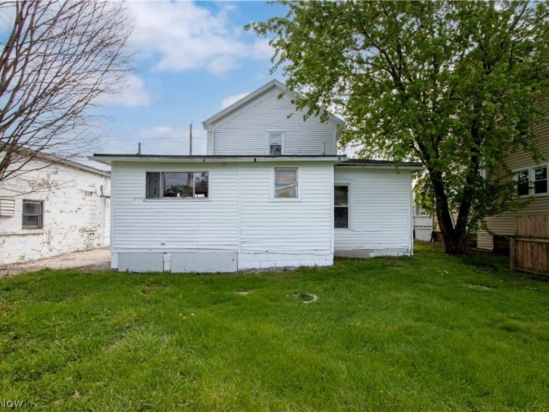 307 S Main Street, Orrville, OH 44667 Photo 2