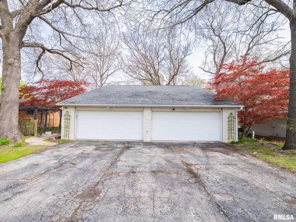 3601 W RICHWOODS Boulevard, Peoria, IL 61604