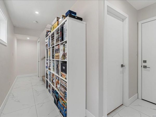 370 Avaani Way , Nanaimo, BC V9L 0L9