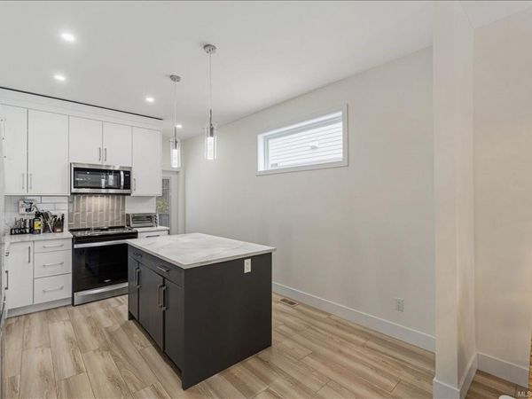 370 Avaani Way , Nanaimo, BC V9L 0L9