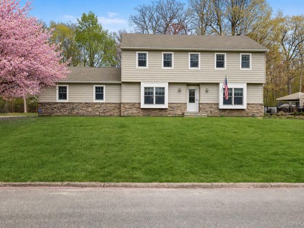 7 Midfield Street, Stony Brook, NY 11790