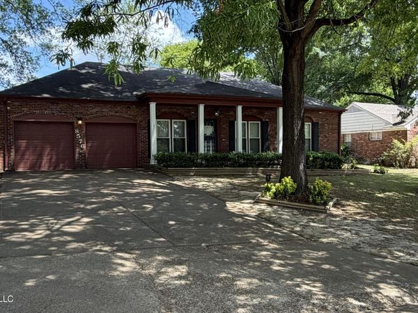 8576 W Cedar Circle, Southaven, MS 38671