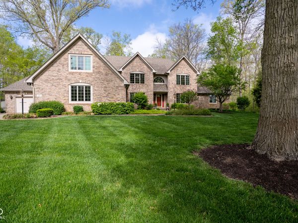 1112 N Dogwood Way , Greenfield, IN 46140