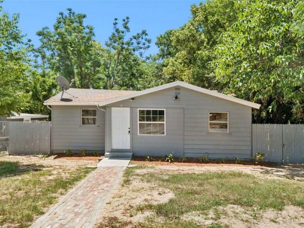 8 W ELLA J GILMORE STREET , APOPKA, FL 32703