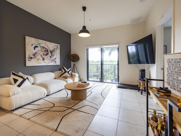 7925 NW 104th Avenue, Unit 24, Doral, FL 33178