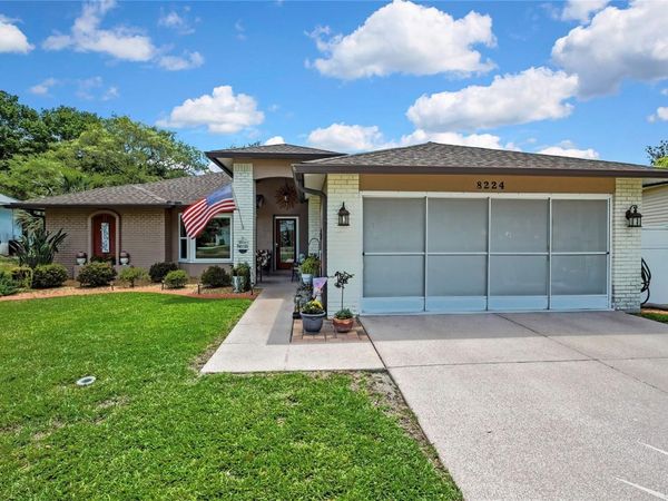 8224 SUGARBUSH DRIVE , SPRING HILL, FL 34606