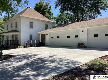 201 N Butternut Street , Dewitt, NE 68341