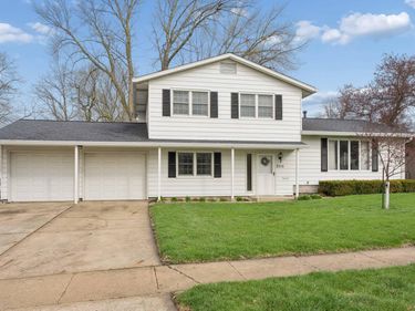 2715 Cleveland Drive, Ames, IA 50010