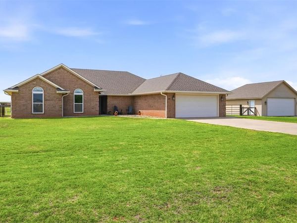 38 Freedom Circle, Altus, OK 73521