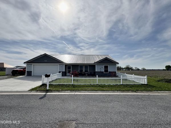 720 Bergman Drive , Sherwood, OH 43556