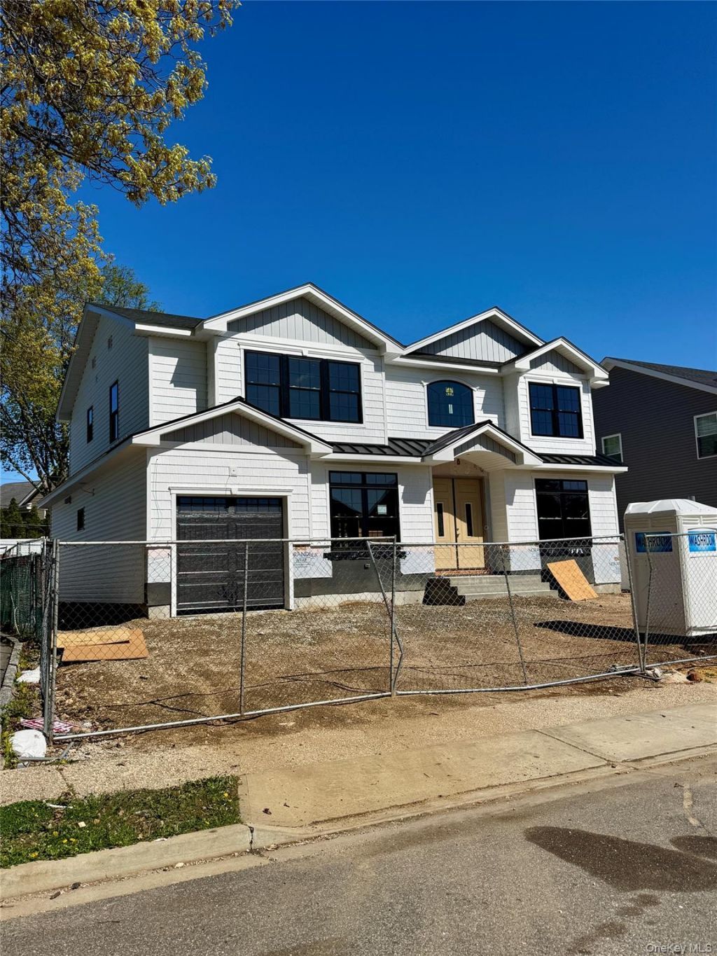 86 Southwood Circle , Syosset, NY 11791 Main Photo