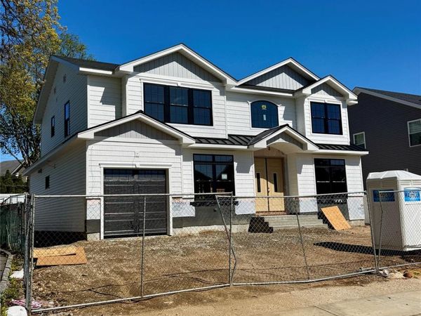 86 Southwood Circle , Syosset, NY 11791