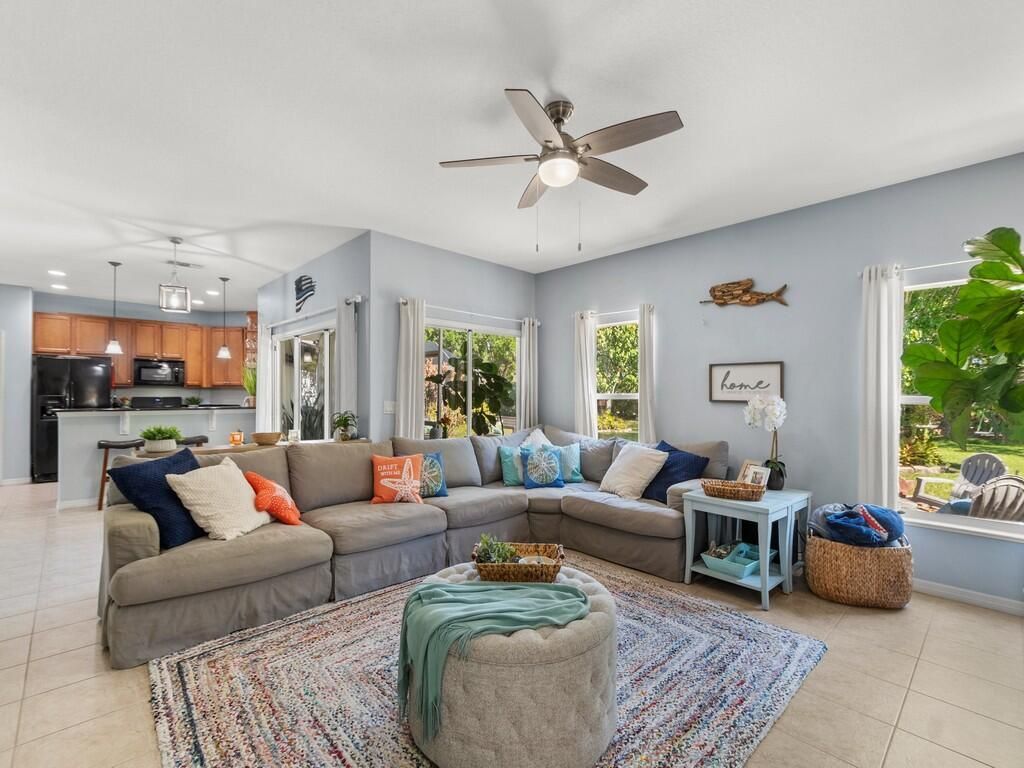521 N Valencia Circle Sw, Vero Beach, FL 32968 Photo