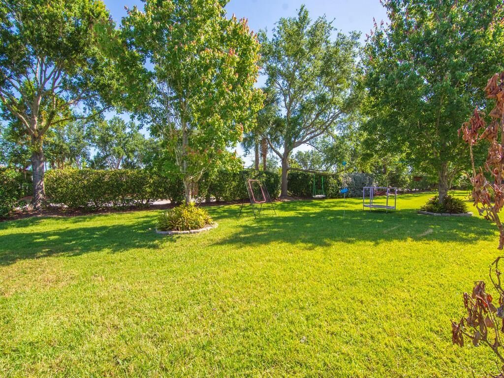 521 N Valencia Circle Sw, Vero Beach, FL 32968 Photo