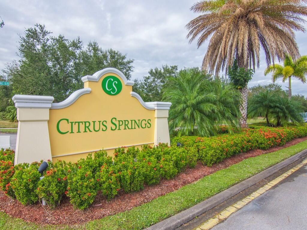 521 N Valencia Circle Sw, Vero Beach, FL 32968 Photo