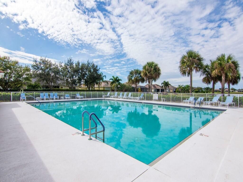 521 N Valencia Circle Sw, Vero Beach, FL 32968 Photo