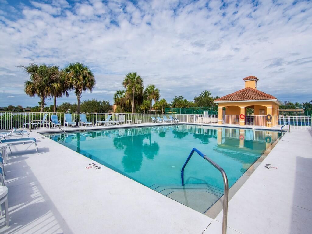 521 N Valencia Circle Sw, Vero Beach, FL 32968 Photo