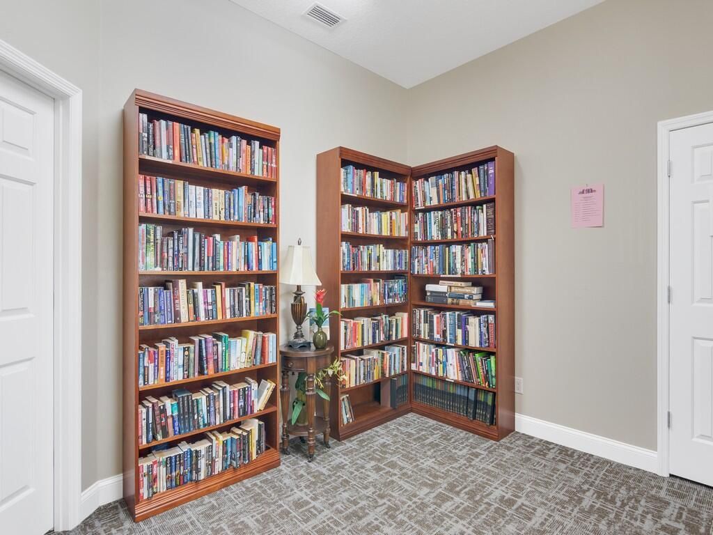 521 N Valencia Circle Sw, Vero Beach, FL 32968 Photo
