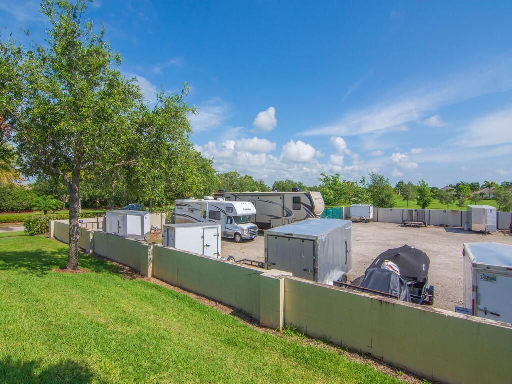 521 N Valencia Circle Sw, Vero Beach, FL 32968 Photo
