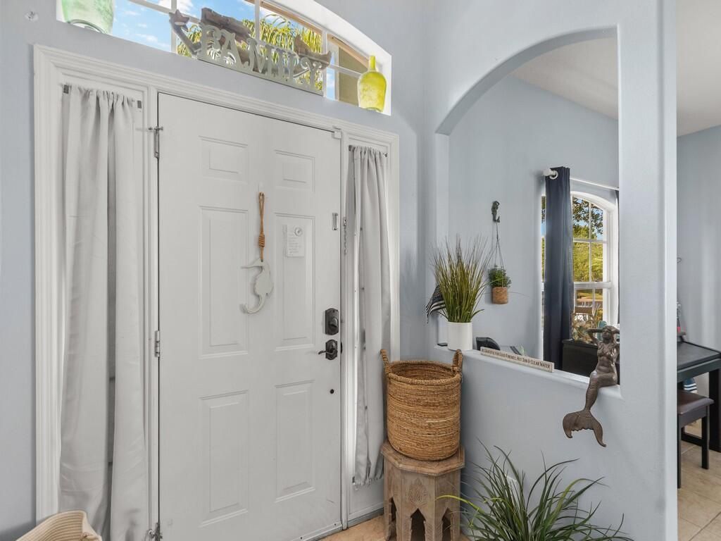 521 N Valencia Circle Sw, Vero Beach, FL 32968 Photo