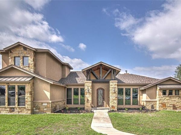 8032 Chimney Hill Drive , Nolanville, TX 76559