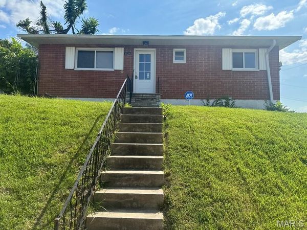 4464 Lee Avenue , St Louis, MO 63115