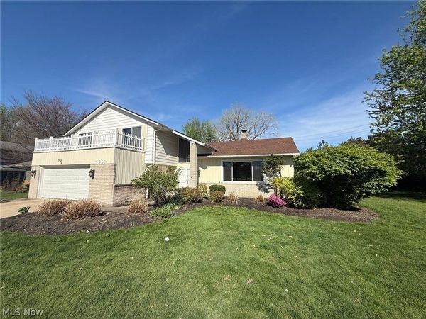 5592 Kilbourne Drive , Lyndhurst, OH 44124