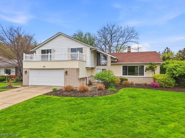 5592 Kilbourne Drive, Lyndhurst, OH 44124