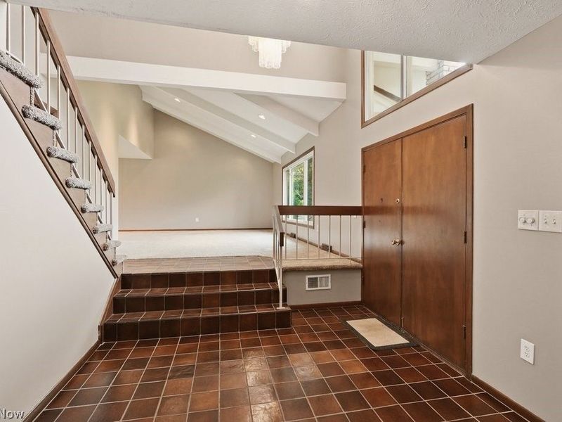 5592 Kilbourne Drive, Lyndhurst, OH 44124 Photo 16