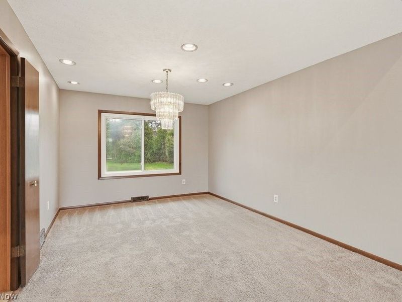 5592 Kilbourne Drive, Lyndhurst, OH 44124 Photo 24