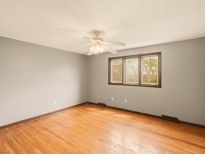 5592 Kilbourne Drive, Lyndhurst, OH 44124 Photo 33