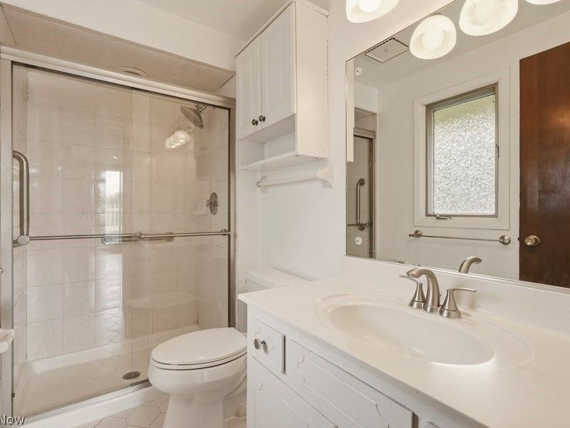 5592 Kilbourne Drive, Lyndhurst, OH 44124 Photo 36