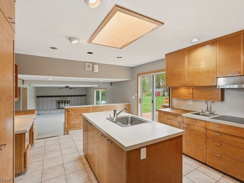 5592 Kilbourne Drive, Lyndhurst, OH 44124 Photo 8