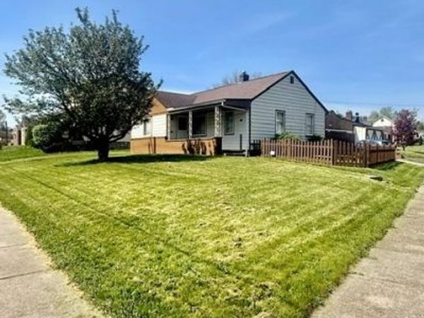 3006 Shirley Road , Youngstown, OH 44502