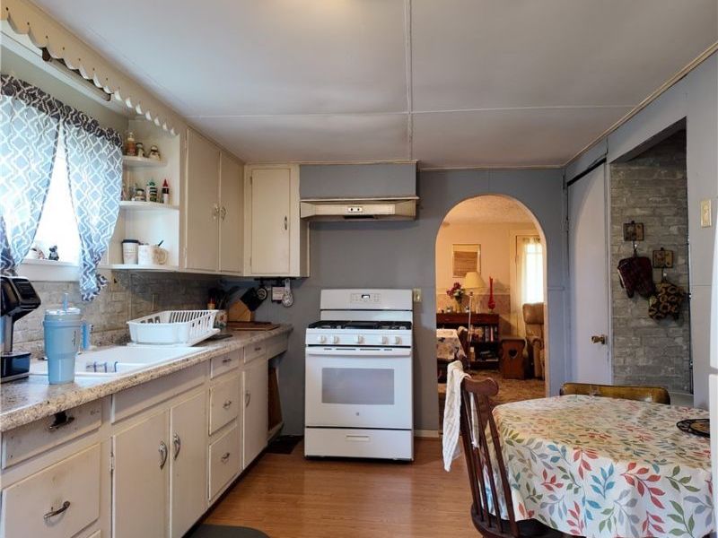 60490 Main Street, Jacobsburg, OH 43933 Photo 9