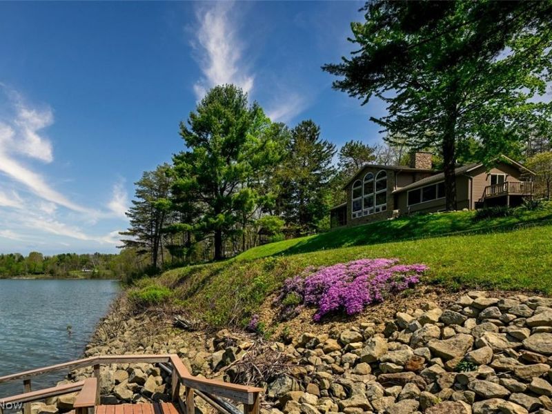 2873 Lodge Road SW, Sherrodsville, OH 44675 Photo 11