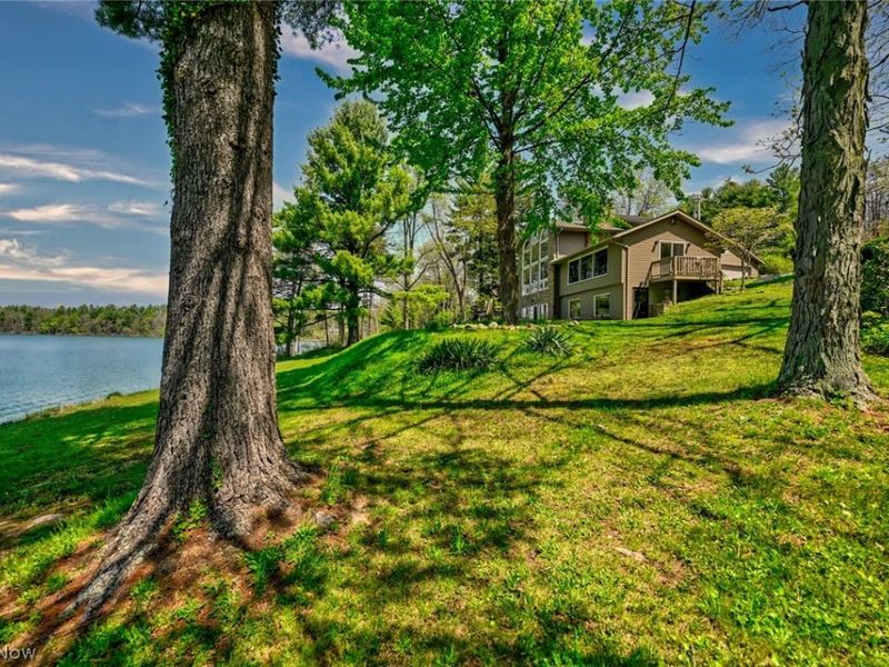 2873 Lodge Road SW, Sherrodsville, OH 44675 Photo 13