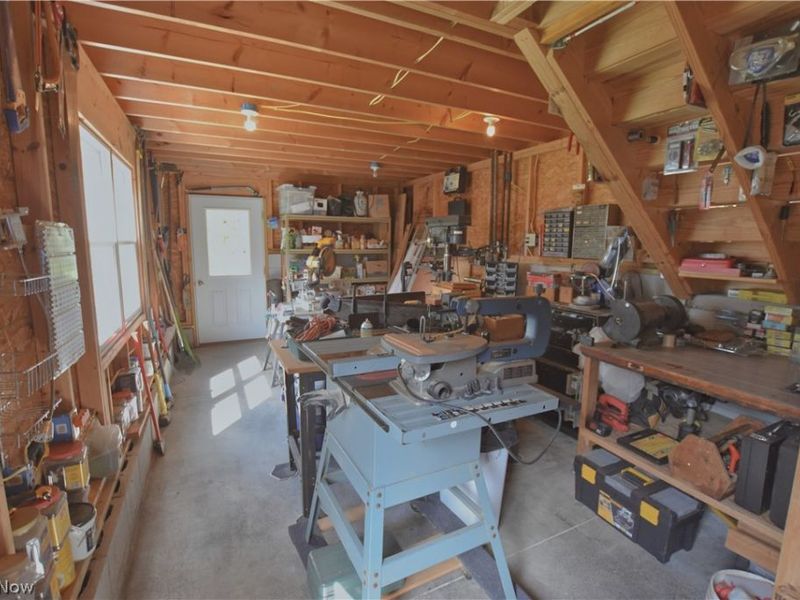 2873 Lodge Road SW, Sherrodsville, OH 44675 Photo 46