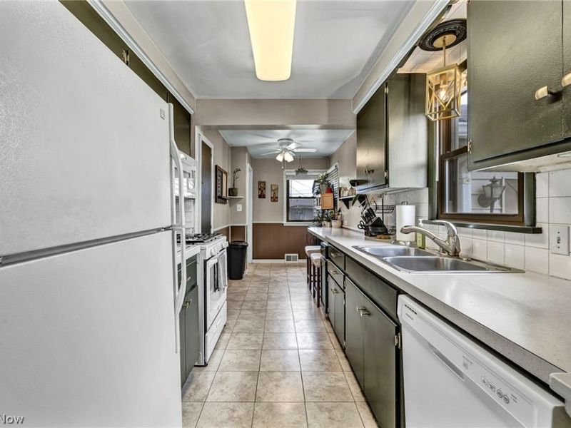 11908 Glamer Avenue, Parma, OH 44130 Photo 13